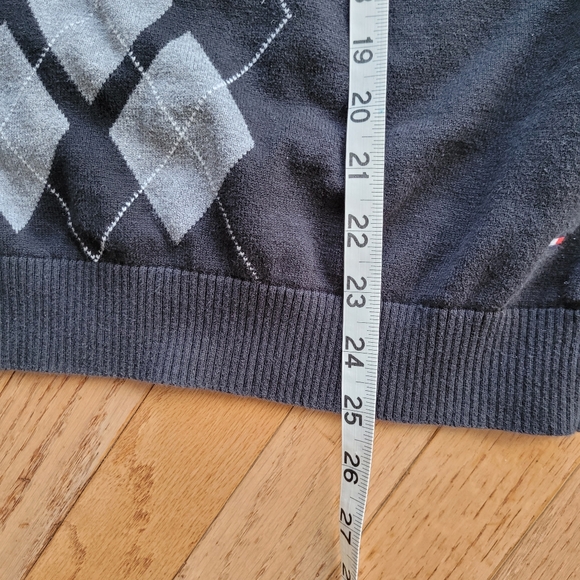 Tommy Hilfiger Argyle Sweater Vest V Neck Black Gray Size M - Picture 9 of 9